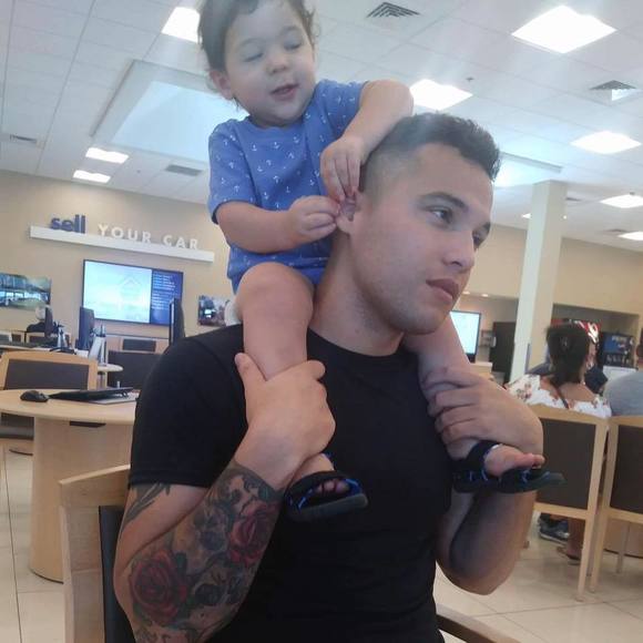 Meet your Posher, Luis - Picture 1 of 1